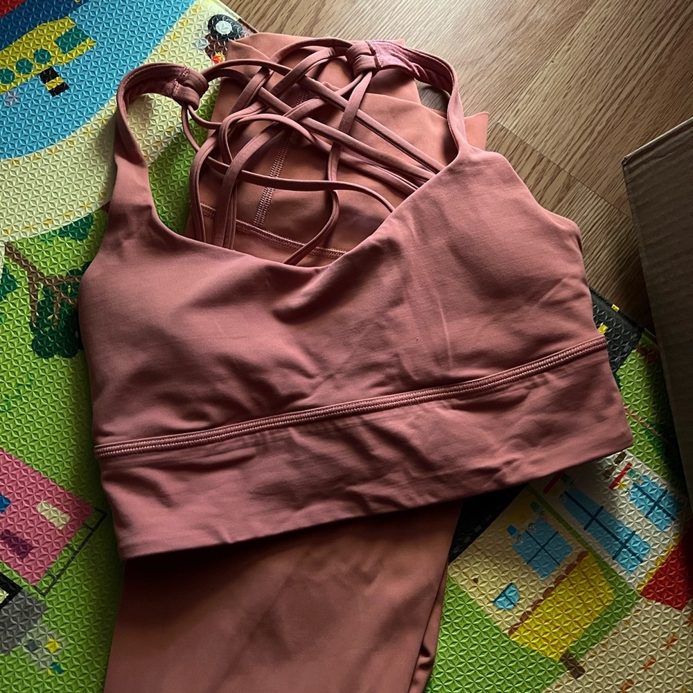 SOLD-Lululemon Bra and leggings set Wunder Under Luxtreme